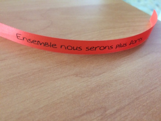 DEs bracelets pour aider l'Association