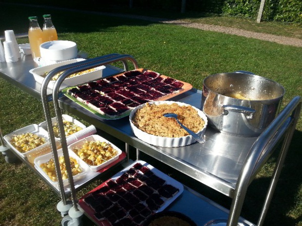 Pour la semaine du goût, nous avons préparé un goûter d'automne et nous nous sommes lancés dans la préparation de crumble aux pommes Pour la semaine du goût, nous avons préparé un goûter d'automne et nous nous sommes lancés dans la préparation de crumble aux pommes