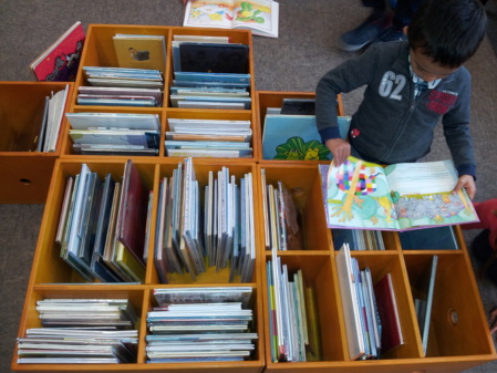 Visite à la bibliothèque des MS-GS Visite à la bibliothèque des MS-GS