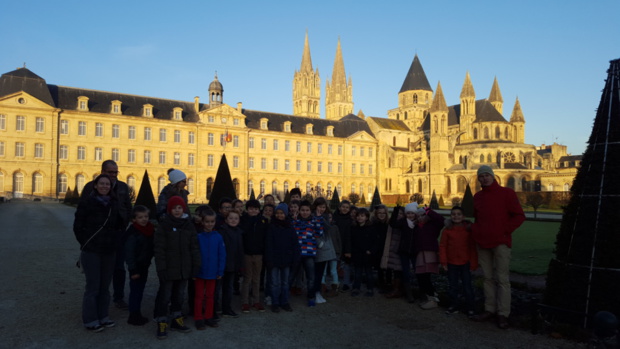 Les CP/CE1/CE2 à l'abbaye aux hommes Les CP/CE1/CE2 à l'abbaye aux hommes