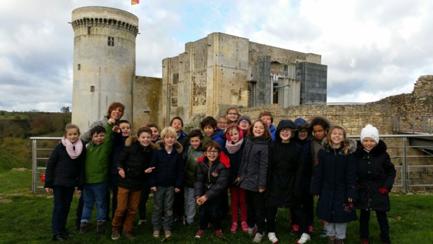Visite des CE2 au château de Falaise Visite des CE2 au château de Falaise