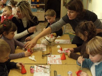 Bricolages avec les parents dans la classe de Sylvie