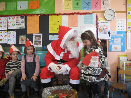 Le Père Noël est venu dans notre classe! Le Père Noël est venu dans notre classe!