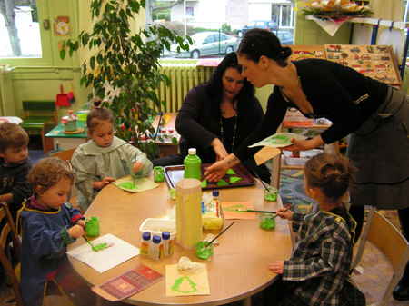 Les petites mains en pleine action... Les petites mains en pleine action...