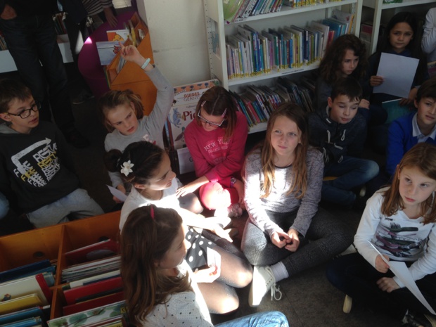 A la bibliothèque... A la bibliothèque...