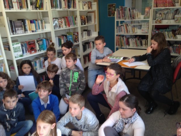 A la bibliothèque... A la bibliothèque...