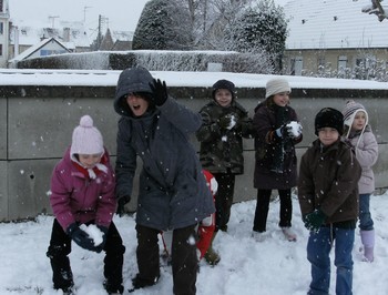 L'école sous la neige L'école sous la neige