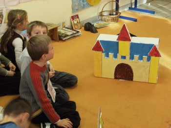 Préparation de la représentation du Château qui a le hoquet. Préparation de la représentation du Château qui a le hoquet.