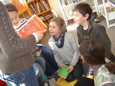A la bibliothèque A la bibliothèque