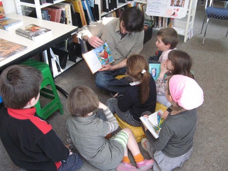 Rdv à la bibliothèque Rdv à la bibliothèque