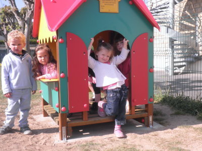 Tchou,tchou,prenons place dans le train! Tchou,tchou,prenons place dans le train!