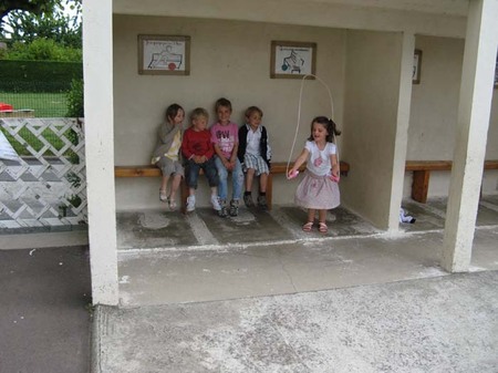 1ère récréation sur la cour des primaires 1ère récréation sur la cour des primaires