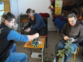 Fabrication des couronnes de Noël