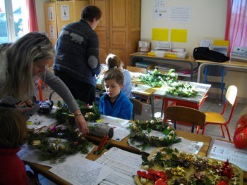 Fabrication des couronnes de Noël