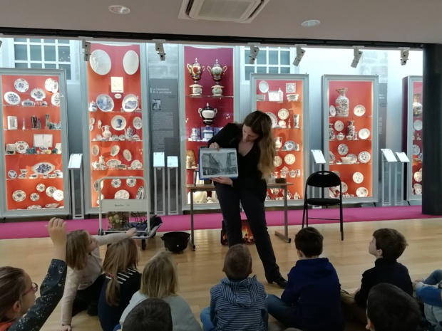 Les CE1/CE2 visitent le musée de Bayeux. Les CE1/CE2 visitent le musée de Bayeux.