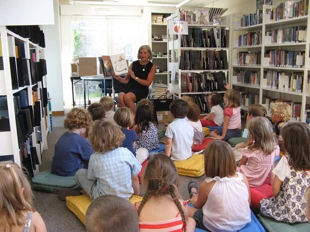 Vendredi après-midi, nous nous sommes rendus à pied à la bibliothèque de Ouistreham. Nous avions notre 1er rendez-vous mensuel de l'année.