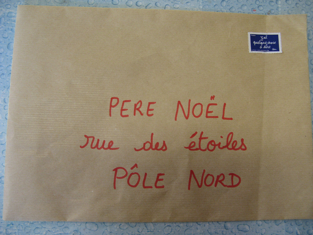 Puis, nous avons cherché l'adresse du Père Noël. Nous n'étions pas tous d'accord, ce n'était pas si facile... Mais, nous avons tout de même trouvé une adresse qui faisait l'unanimité!