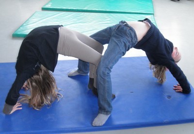 Acrosport en CE2/CM1 Acrosport en CE2/CM1
