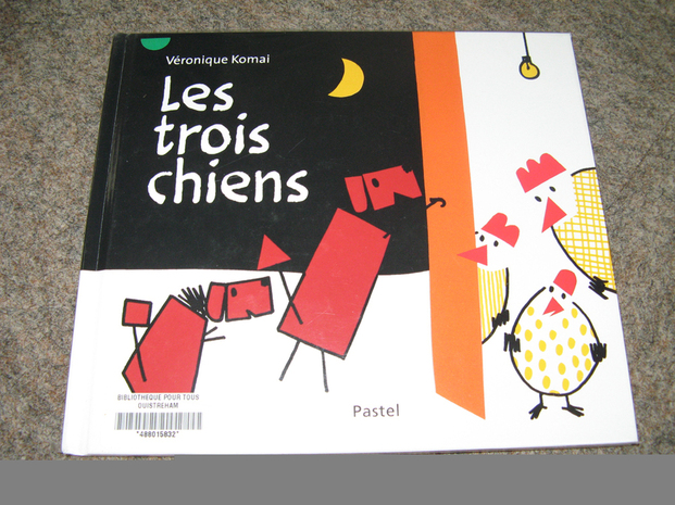 Aujourd'hui, nous avons découvert un nouveau livre de notre concours "Livre en tête" : "Les trois chiens".