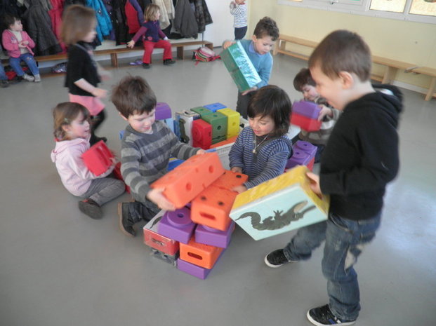 Une maison bien solide. Une maison bien solide.