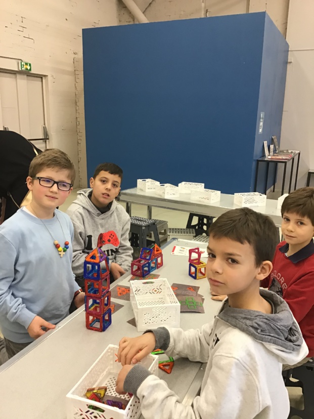 Visite au Pavillon de la presqu’île de Caen.