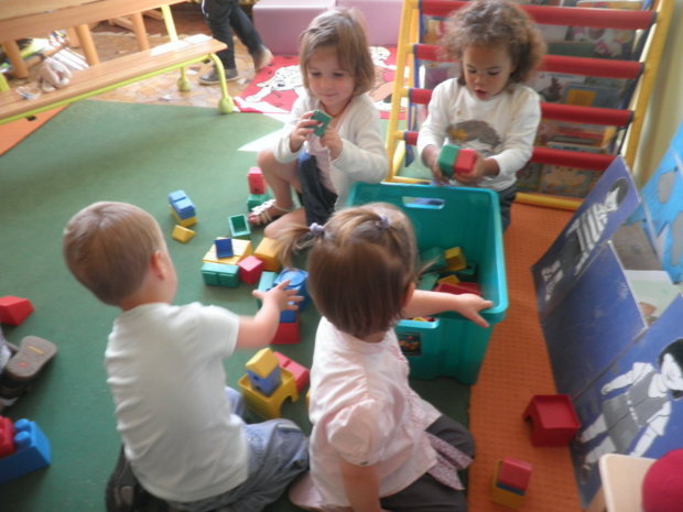 Je vais à l'école,en Petite Section! Je vais à l'école,en Petite Section!