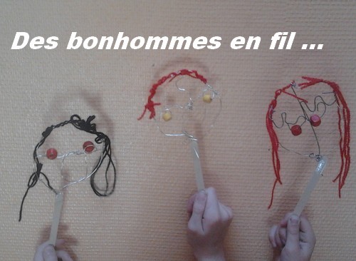 De petits bonhommes en fil De petits bonhommes en fil