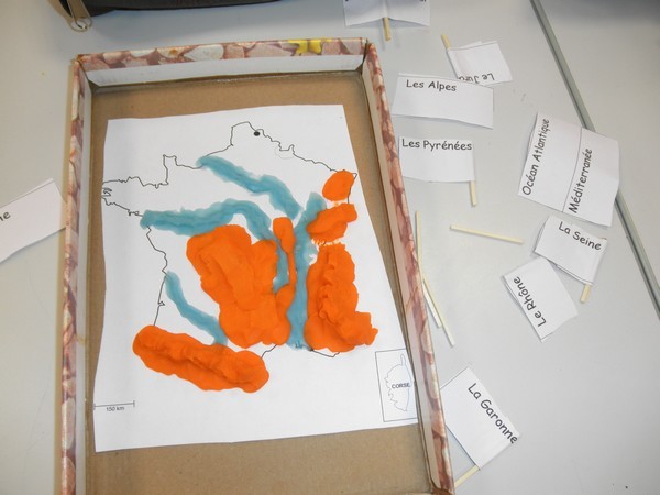 Le relief Français en pâte à modeler Le relief Français en pâte à modeler