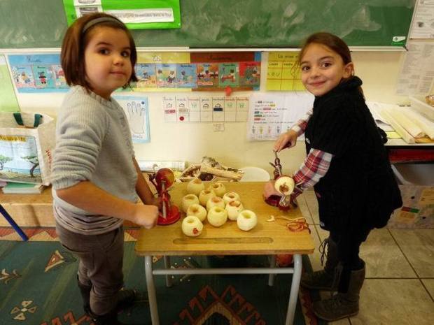Au tour de Clémence et Lyla. Au tour de Clémence et Lyla.
