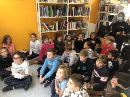 En route pour la bibliothèque ! En route pour la bibliothèque !