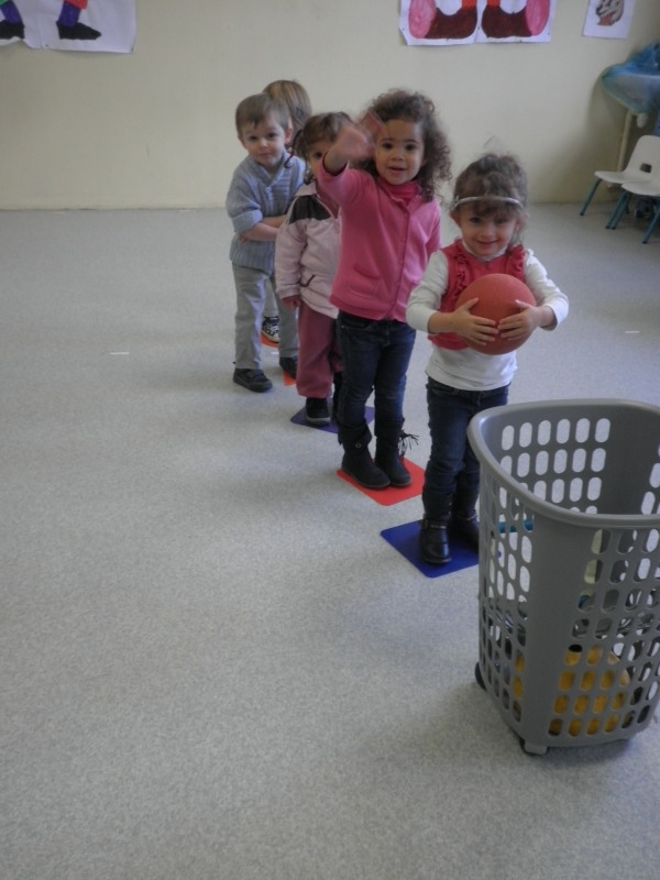 Mini-panier de basket. Mini-panier de basket.