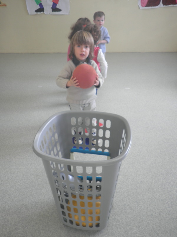 Mini-panier de basket. Mini-panier de basket.