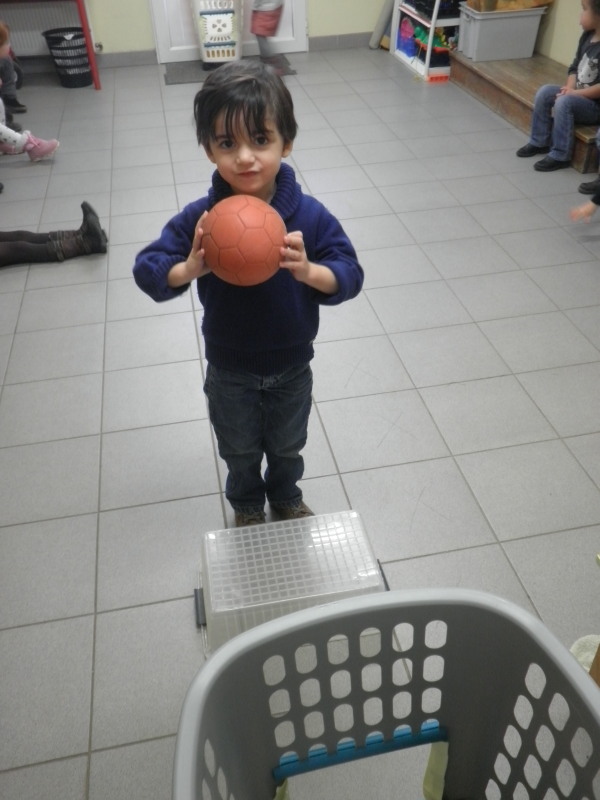 Mini-panier de basket.