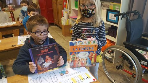 Les CP se préparent pour Noël Les CP se préparent pour Noël
