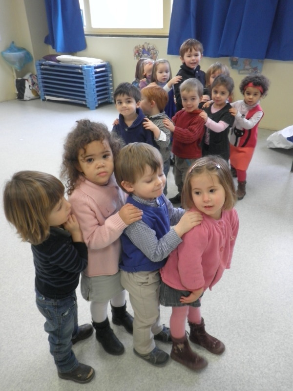 Préparons-nous pour le carnaval. Préparons-nous pour le carnaval.