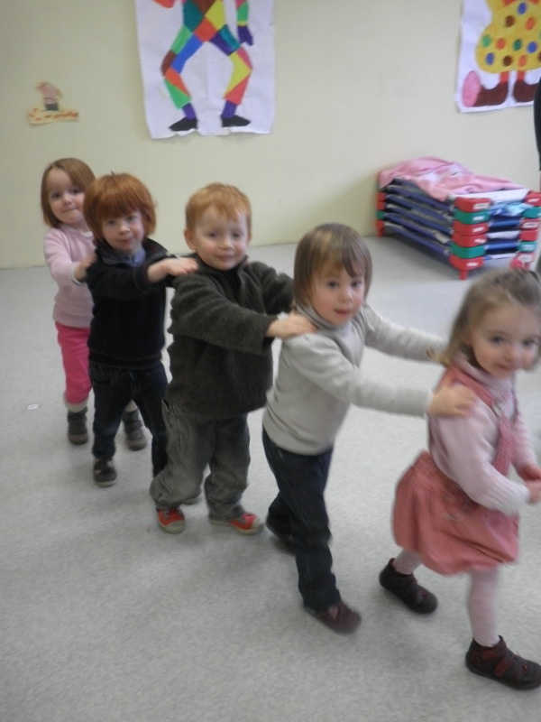 Préparons-nous pour le carnaval. Préparons-nous pour le carnaval.