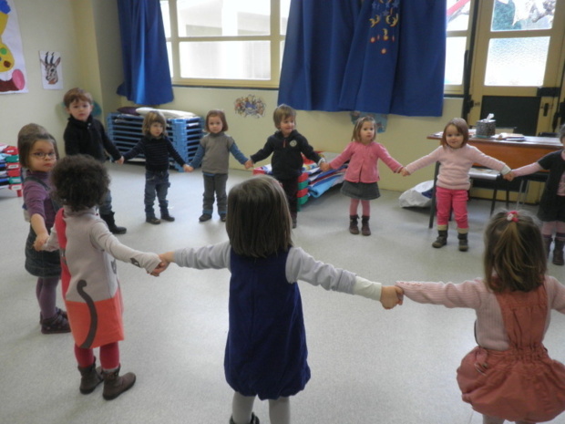 Préparons-nous pour le carnaval. Préparons-nous pour le carnaval.