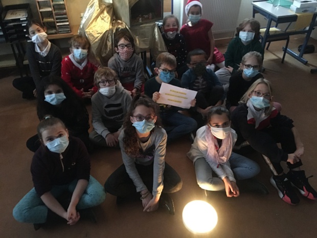 Noël 2020 (Article rédigé par Mathilda, Léna, Héloïse et Chrystal durant les ateliers d’écriture)