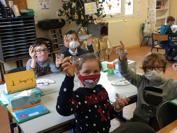 Noël 2020 (Article rédigé par Mathilda, Léna, Héloïse et Chrystal durant les ateliers d’écriture)
