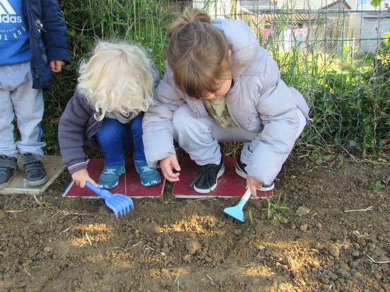 Les petits jardiniers Les petits jardiniers