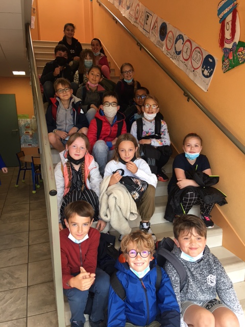 Sortie scolaire de fin d’année à Arromanches sous le le thème de la seconde guerre mondiale et sous un soleil radieux Sortie scolaire de fin d’année à Arromanches sous le le thème de la seconde guerre mondiale et sous un soleil radieux
