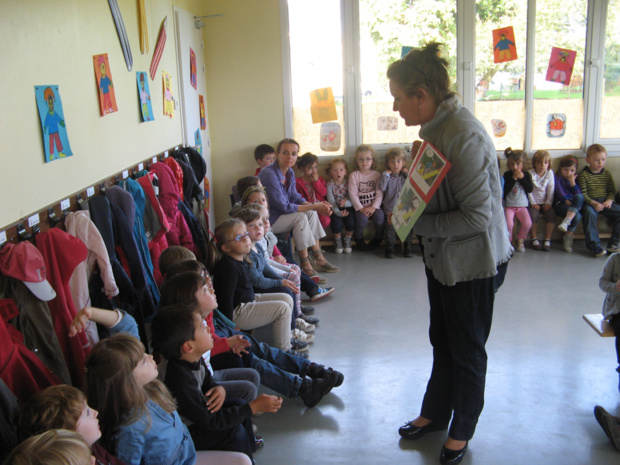 Règles de vie de la cour des maternelle Règles de vie de la cour des maternelle
