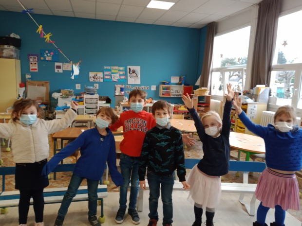 Les CP se mettent au théâtre Les CP se mettent au théâtre