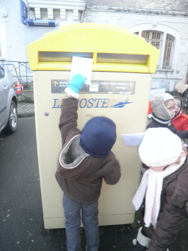 En route pour la poste!