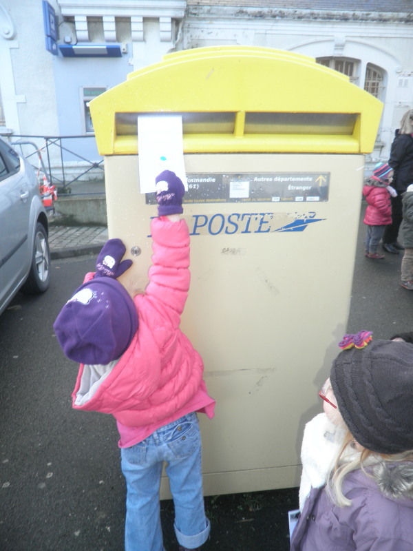 En route pour la poste!