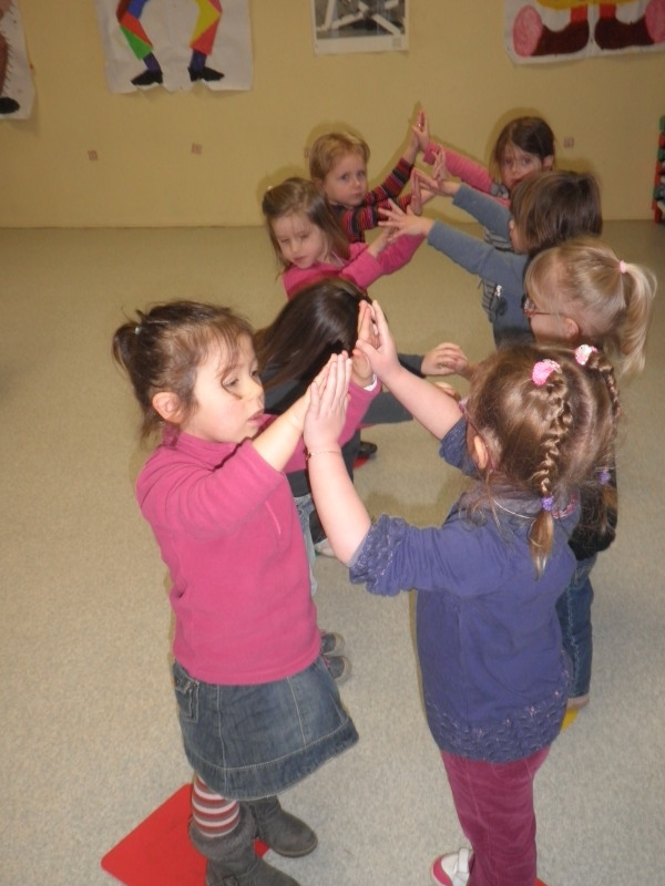 Danses et farandoles... Danses et farandoles...