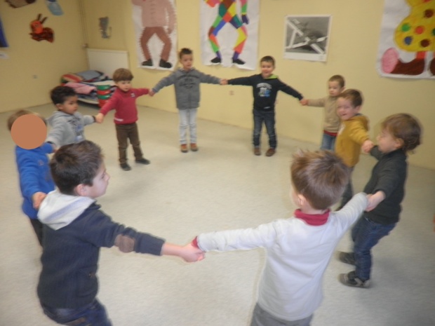 Danses et farandoles... Danses et farandoles...