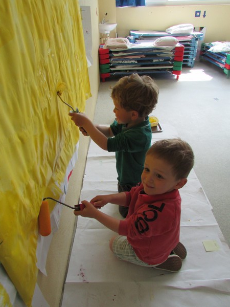Les petits peintres découvrent une galerie...