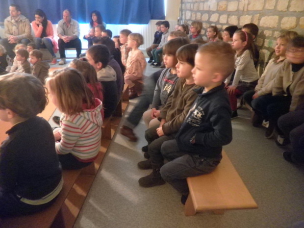 Spectacle pour les Maternelles. Spectacle pour les Maternelles.