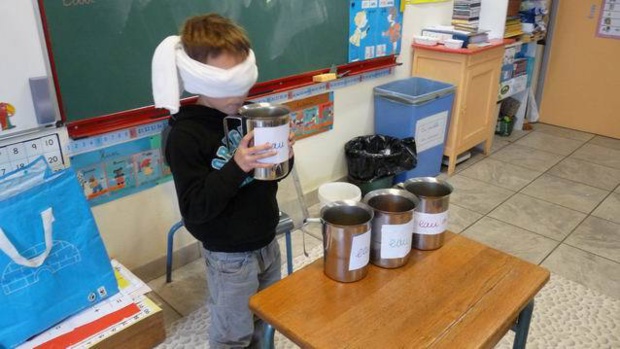 Les GS/CP/CE1 goûtent l'eau ! Les GS/CP/CE1 goûtent l'eau !